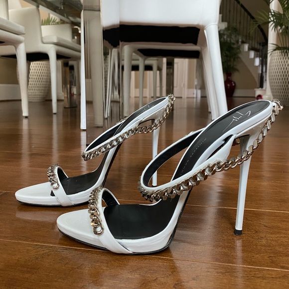 Giuseppe Zanotti Shoes - Giuseppe Zanotti Chain Link Leather Sandals